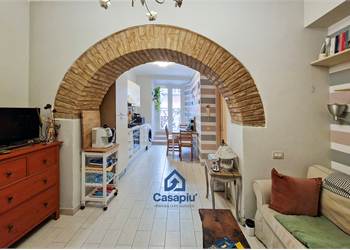 Accogliente bilocale ristrutturato nel centro storico di Potenza Picena