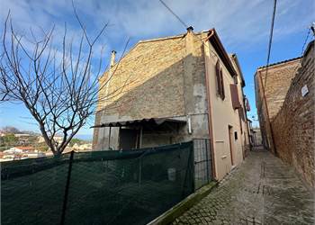 Affitto su 2 livelli a Civitanova Alta