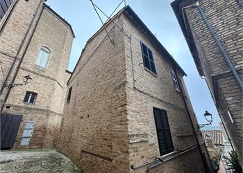 Affittasi Casa Singola in Centro Storico