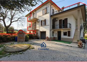 Villa Bifamiliare In Vendita a Treia