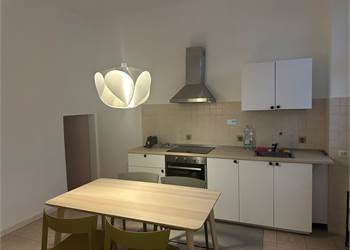 Affittasi casa singola su 3 livelli LUNGO PERIODO