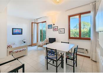 MARCELLI DI NUMANA – A POCHI PASSI DAL MARE, PIANO TERRA CON GIARDINO PRIVATO, TERRAZZO E GARAGE!